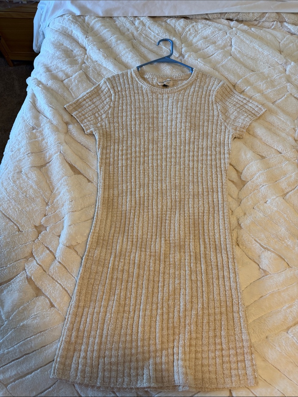 Universal Thread Beige Ribbed Short-Sleeve Midi Knit Dress